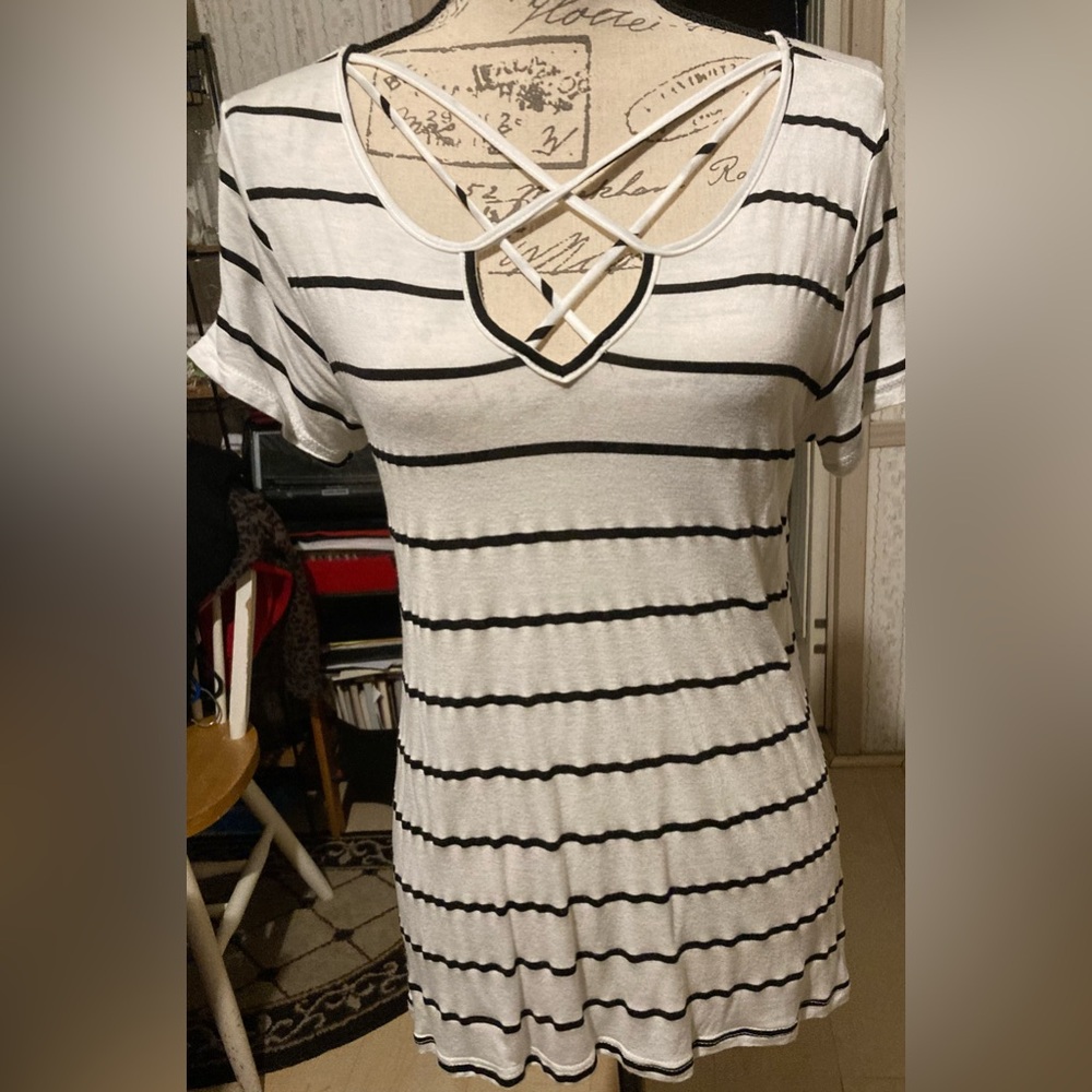 Ladies Size Medium M. Fasis Top